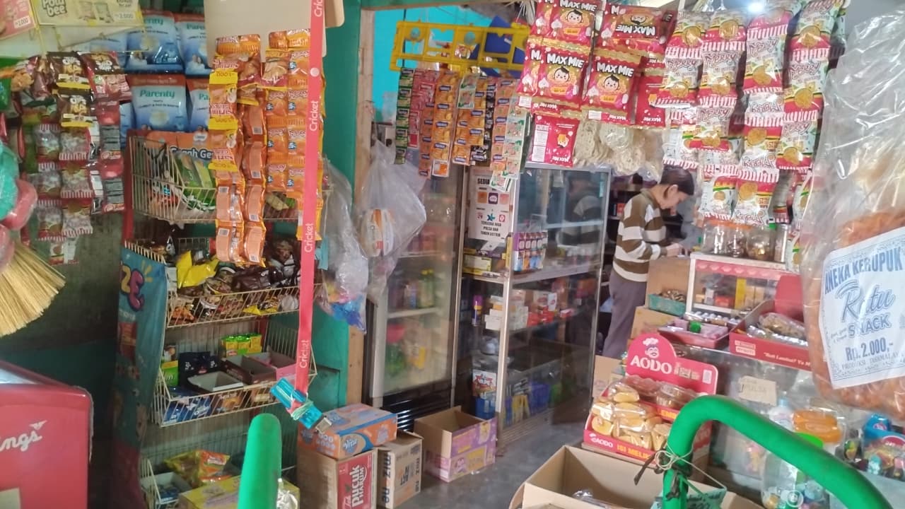 Etalase jajanan ringan